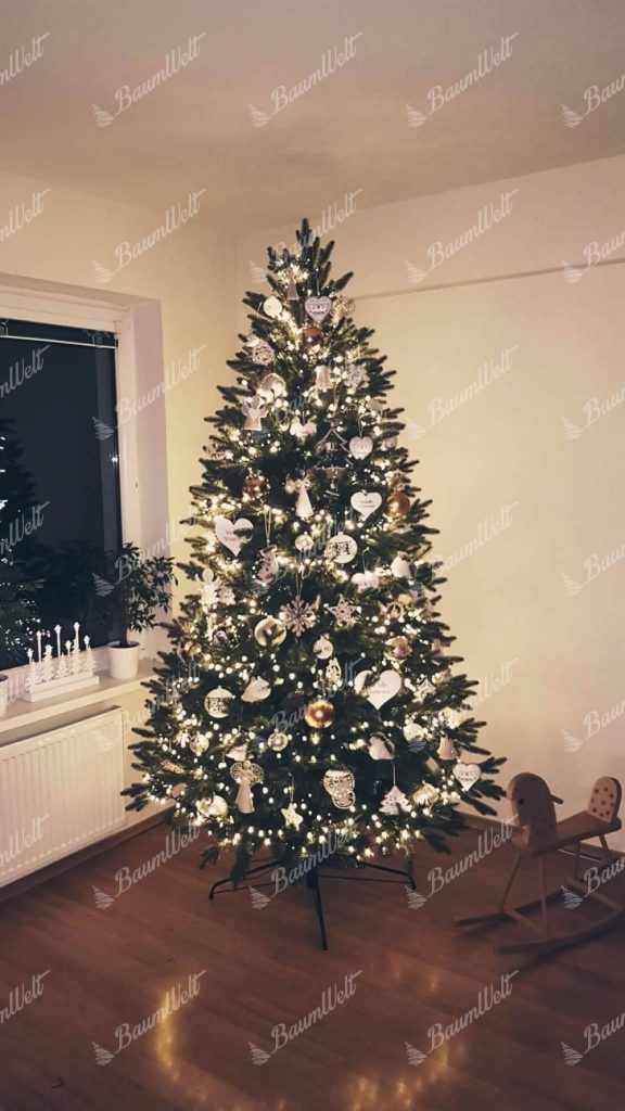 Künstlicher Weihnachtsbaum 3D Kanadische Tanne 240cm