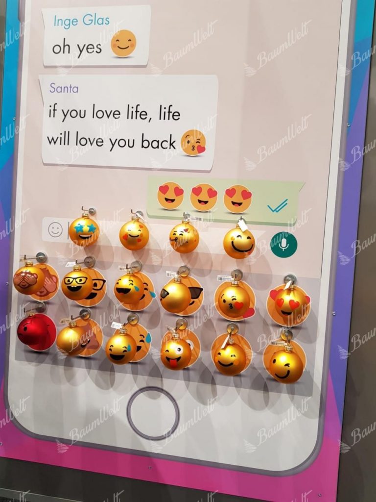 Weihnachtsschmuck am Baum