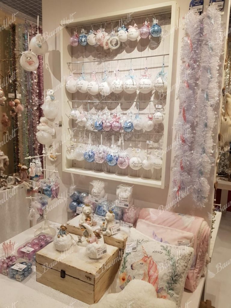 Weihnachtsschmuck am Baum