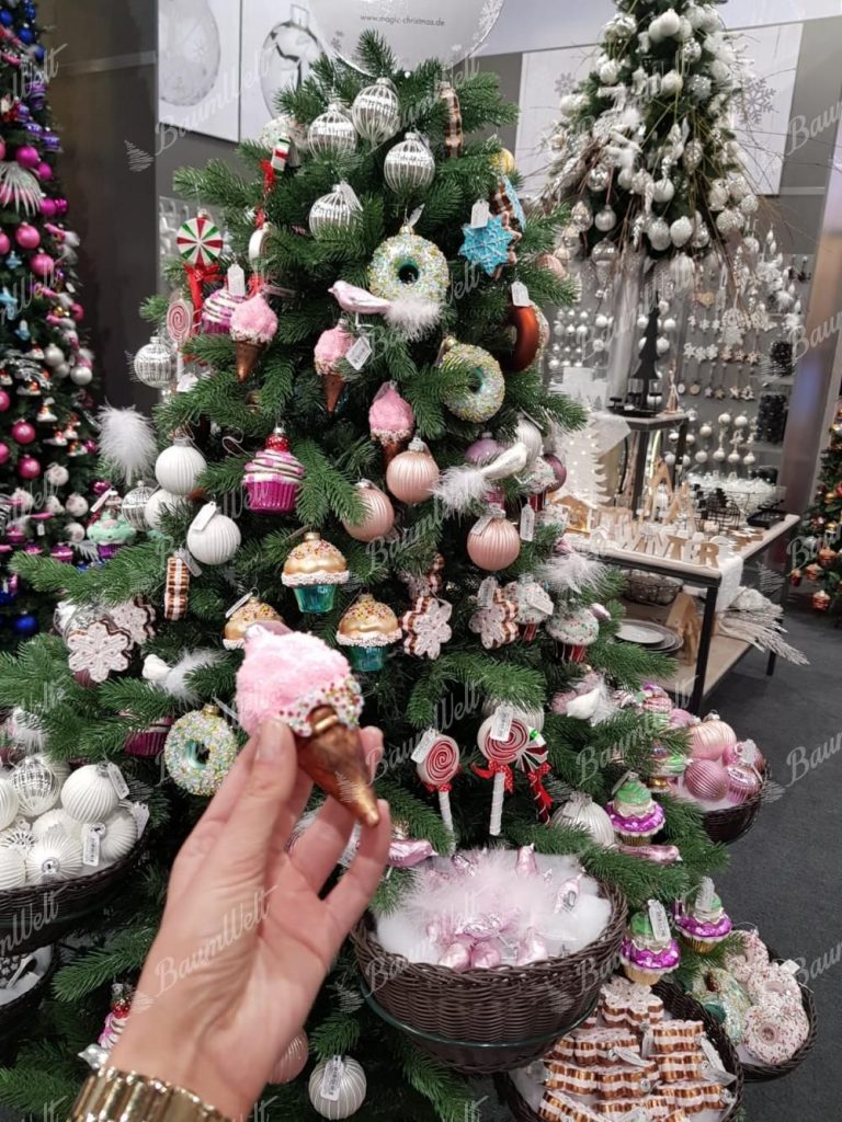 Weihnachtsschmuck am Baum