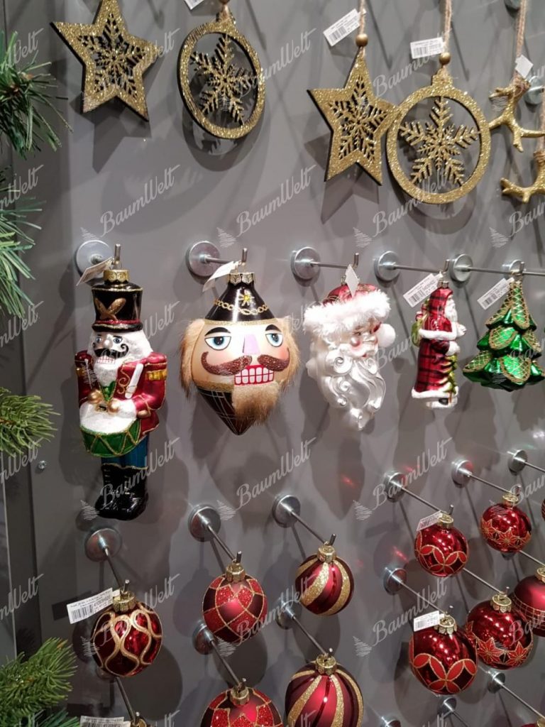 Weihnachtsschmuck am Baum