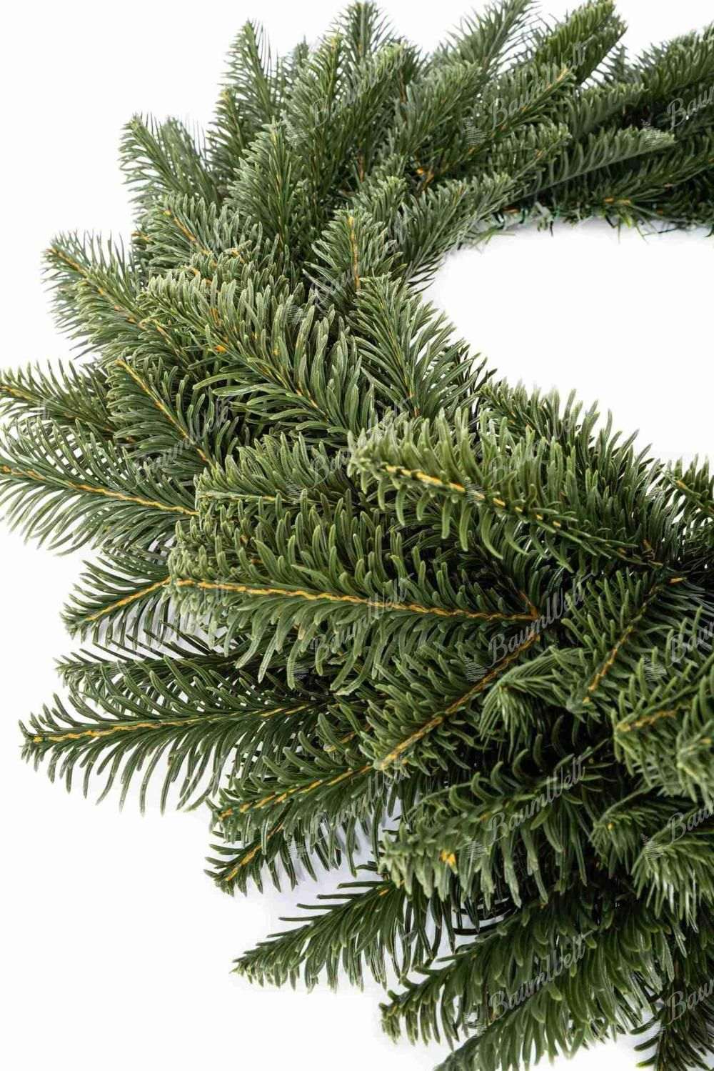 Weihnachtskranz 3D Normandtanne, der Kranz hat dichte grüne Nadeln